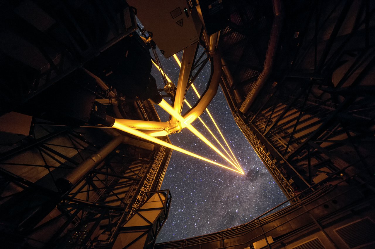 Zap! This Awesome Laser-Armed Telescope Is Fully Operational (Photos)